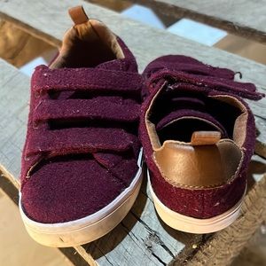 Velcro sneakers- burgundy size 10 little kids